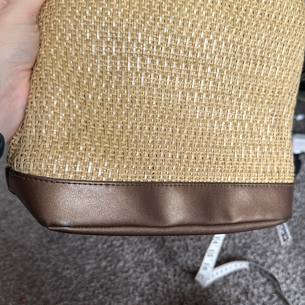 Liz Claiborne Woven Straw Shoulder Bag - Picture 15 of 15